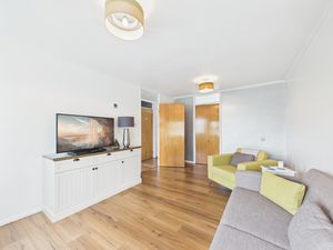 Lounge- click for photo gallery